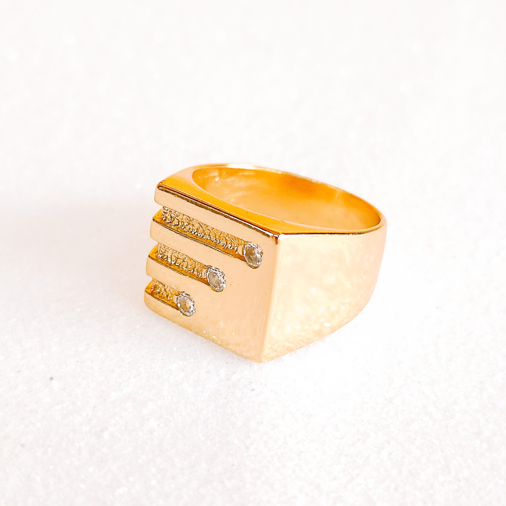 Anel de Dedinho Quadrado Linhas com Zircônias Banho de Ouro
