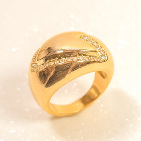 Anel Abaulado com Zircônias Banho de Ouro