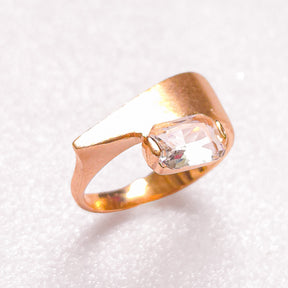 Anel Ângulo Quartzo Transparente Banho de Ouro