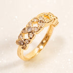Anel Florzinhas com Zircônia Banho de Ouro