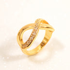 Anel Infinito Com Zircônias Banho De Ouro