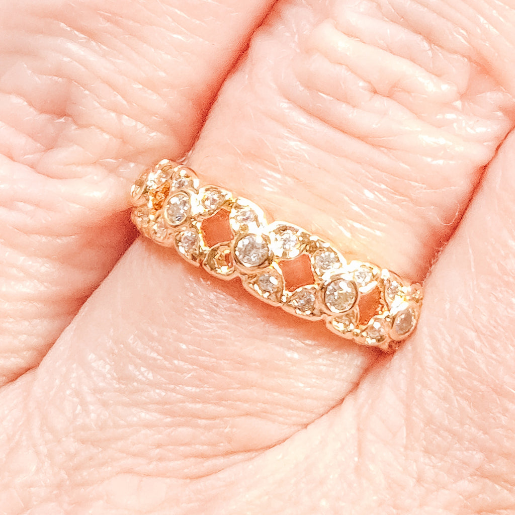 Anel Florzinhas com Zircônia Banho de Ouro