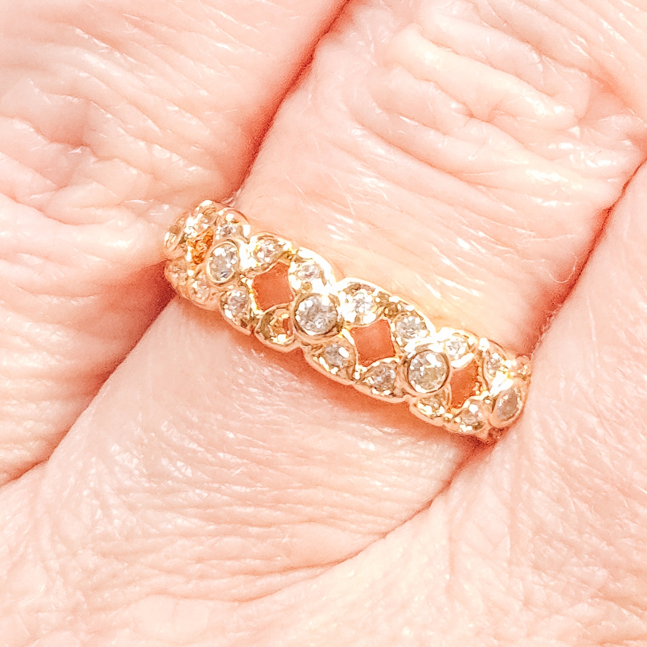 Anel Florzinhas com Zircônia Banho de Ouro