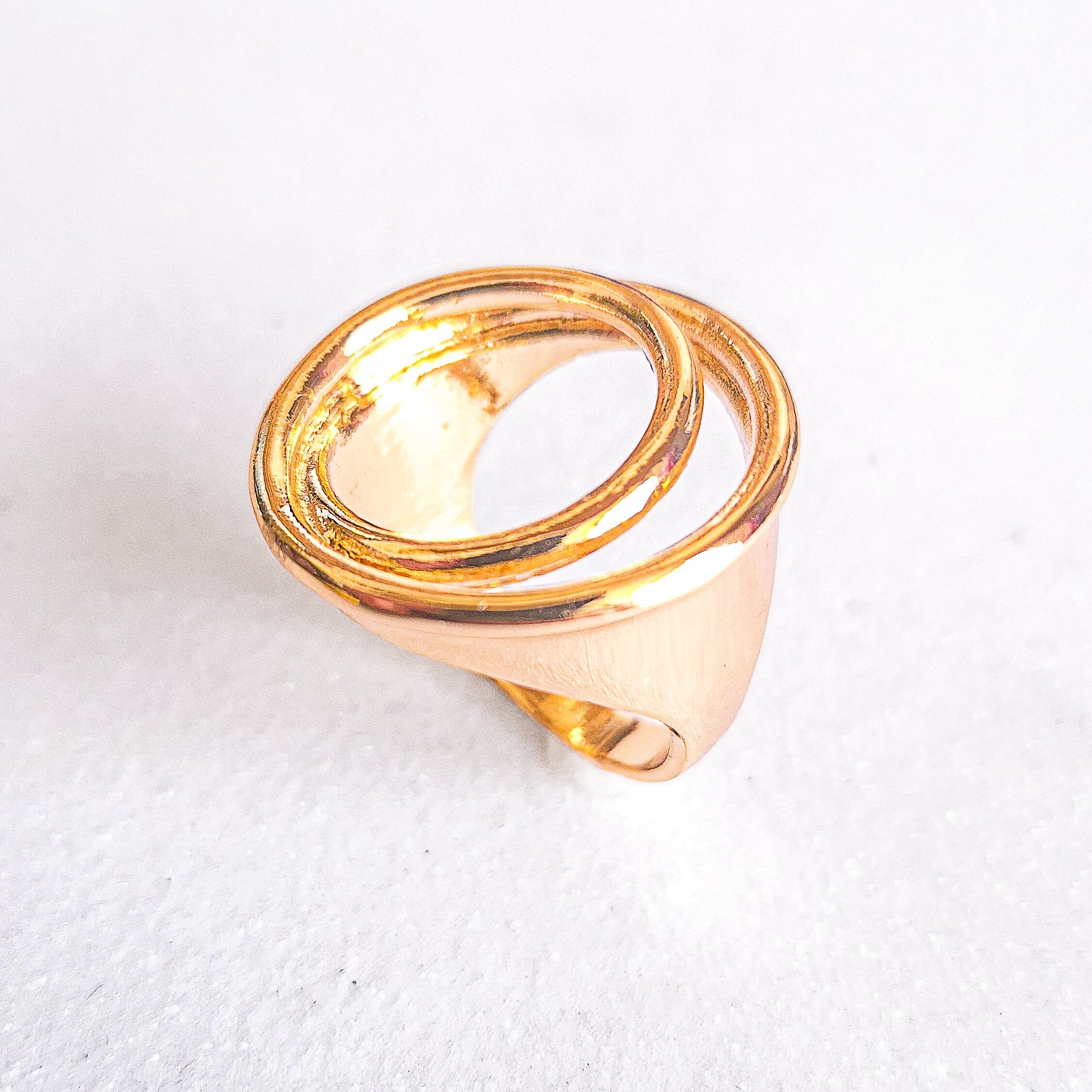 Anel Espiral Vazado Banho de Ouro