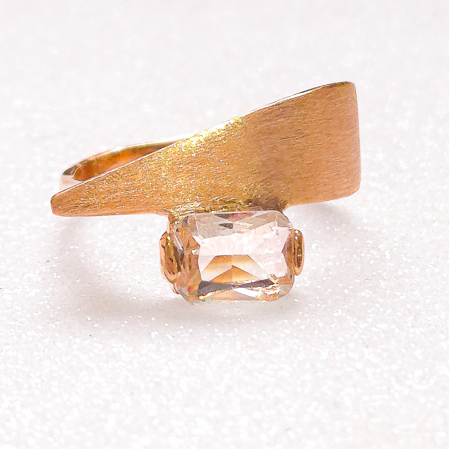 Anel Ângulo Quartzo Transparente Banho de Ouro