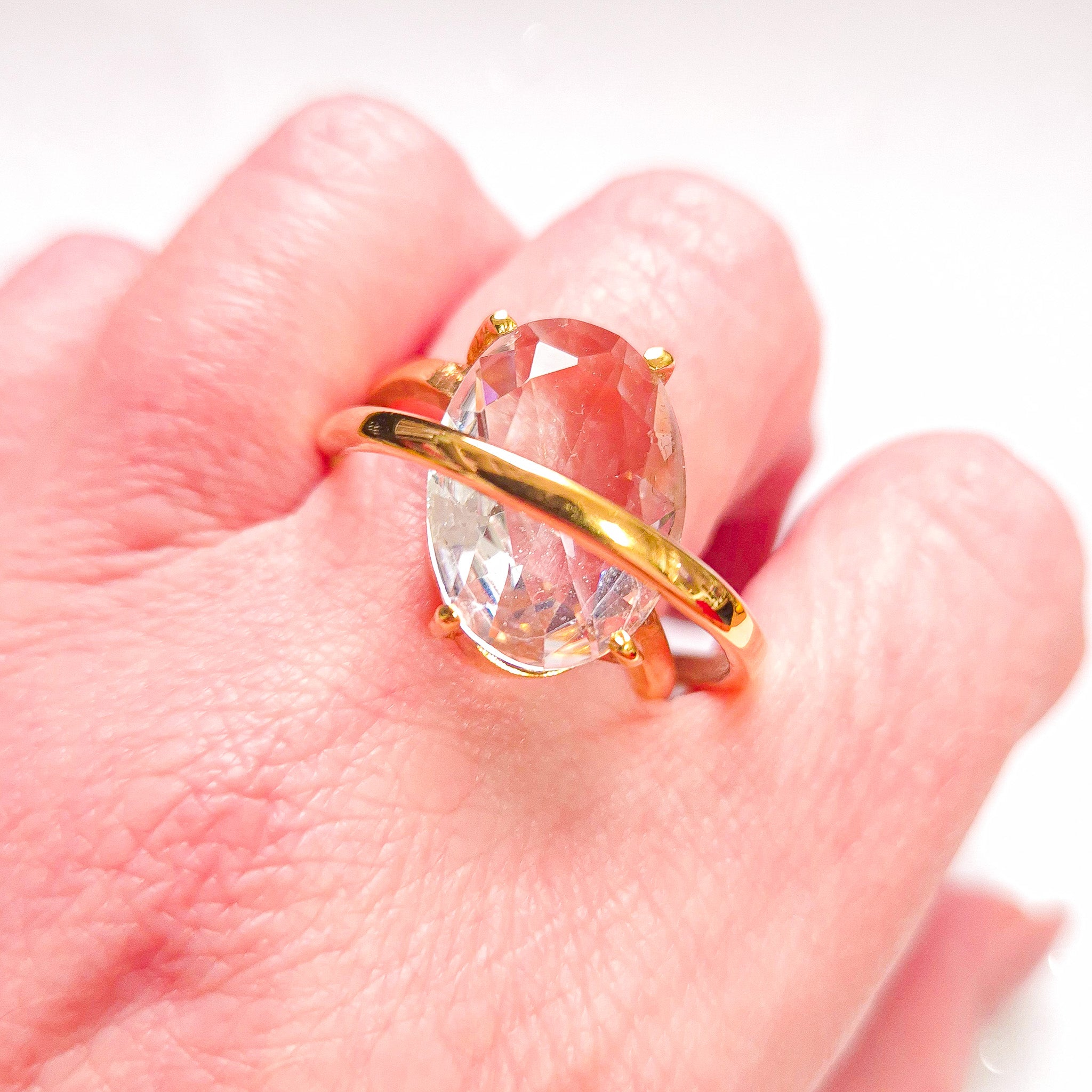 Anel Saturno com Quartzo Cristal Banho De Ouro