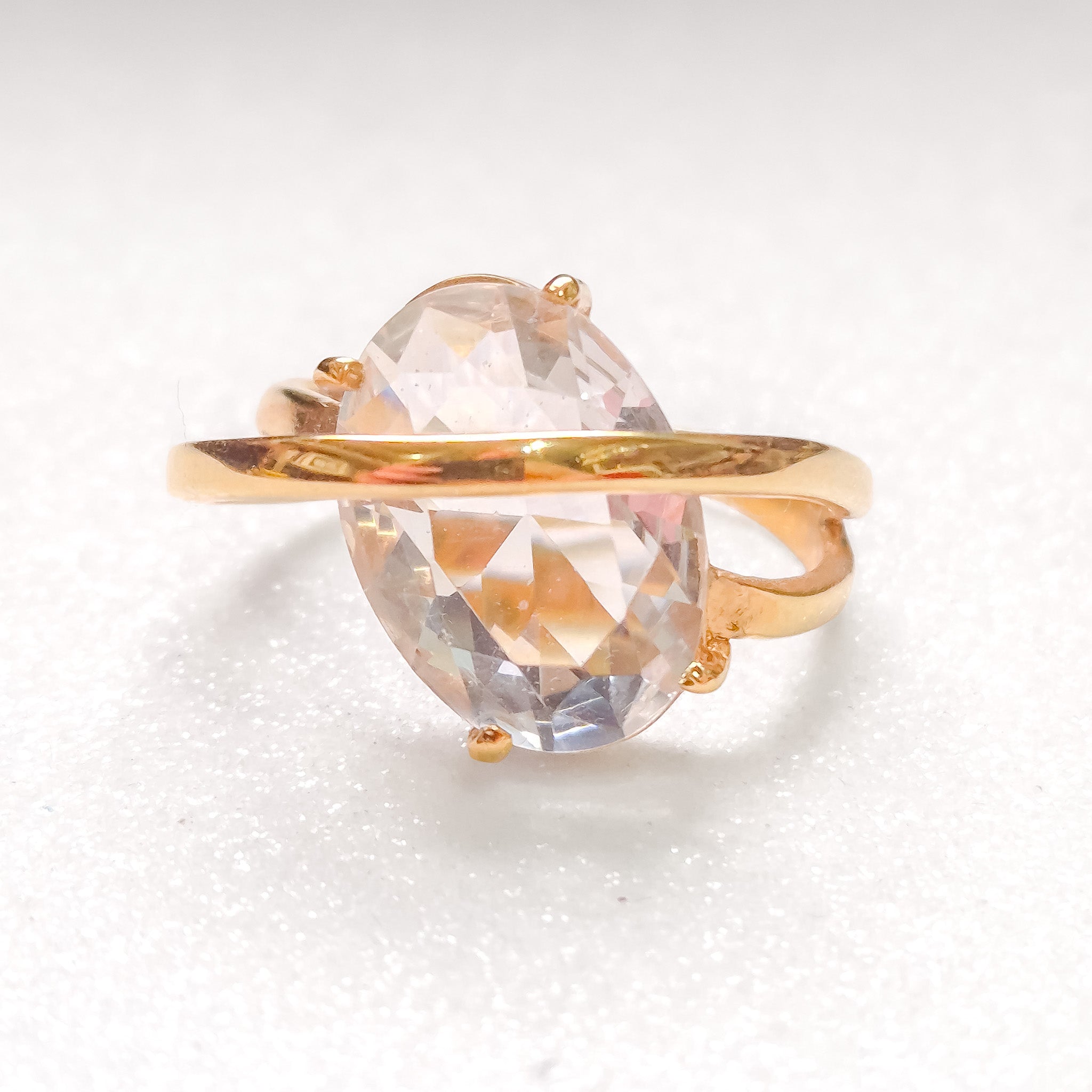 Anel Saturno com Quartzo Cristal Banho De Ouro