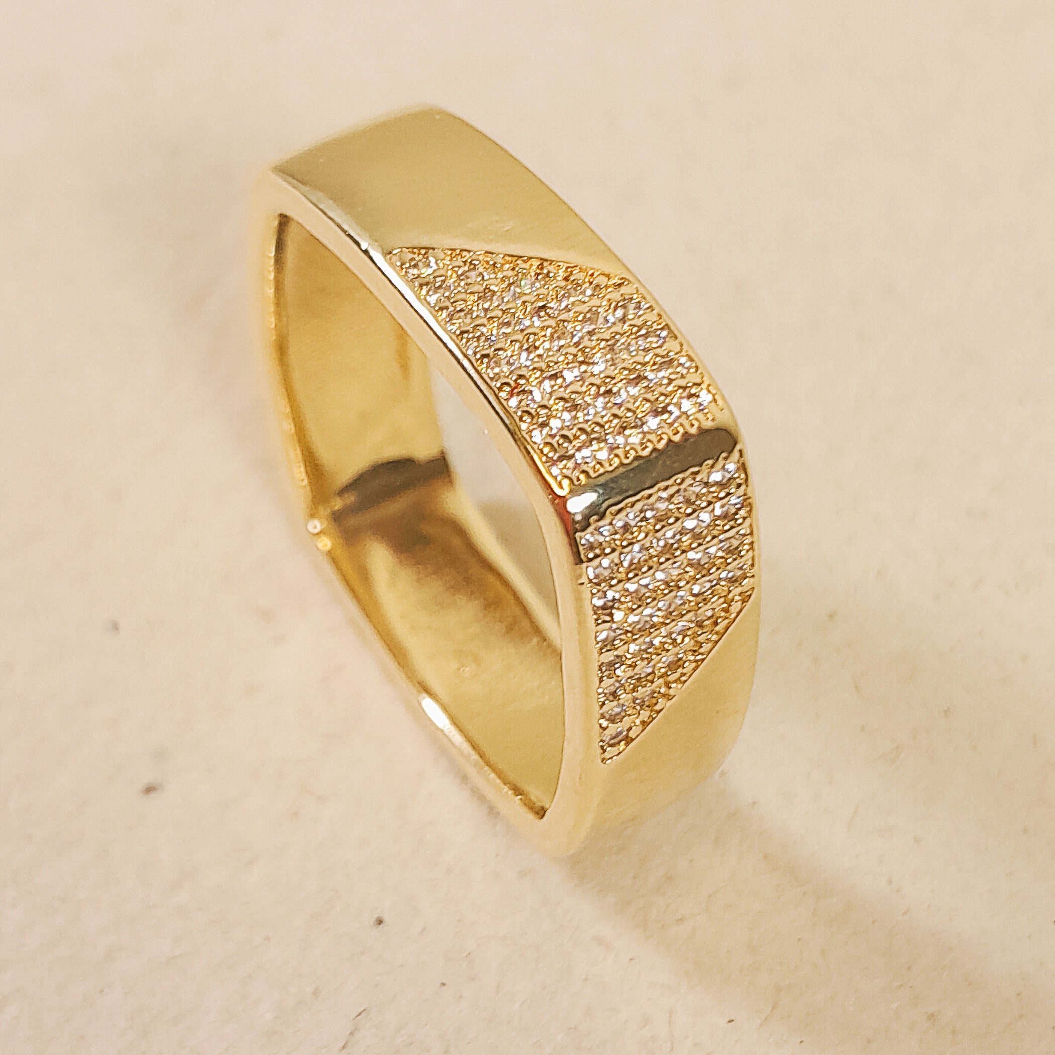 Anel Quadrado Com Zircônias Banho De Ouro