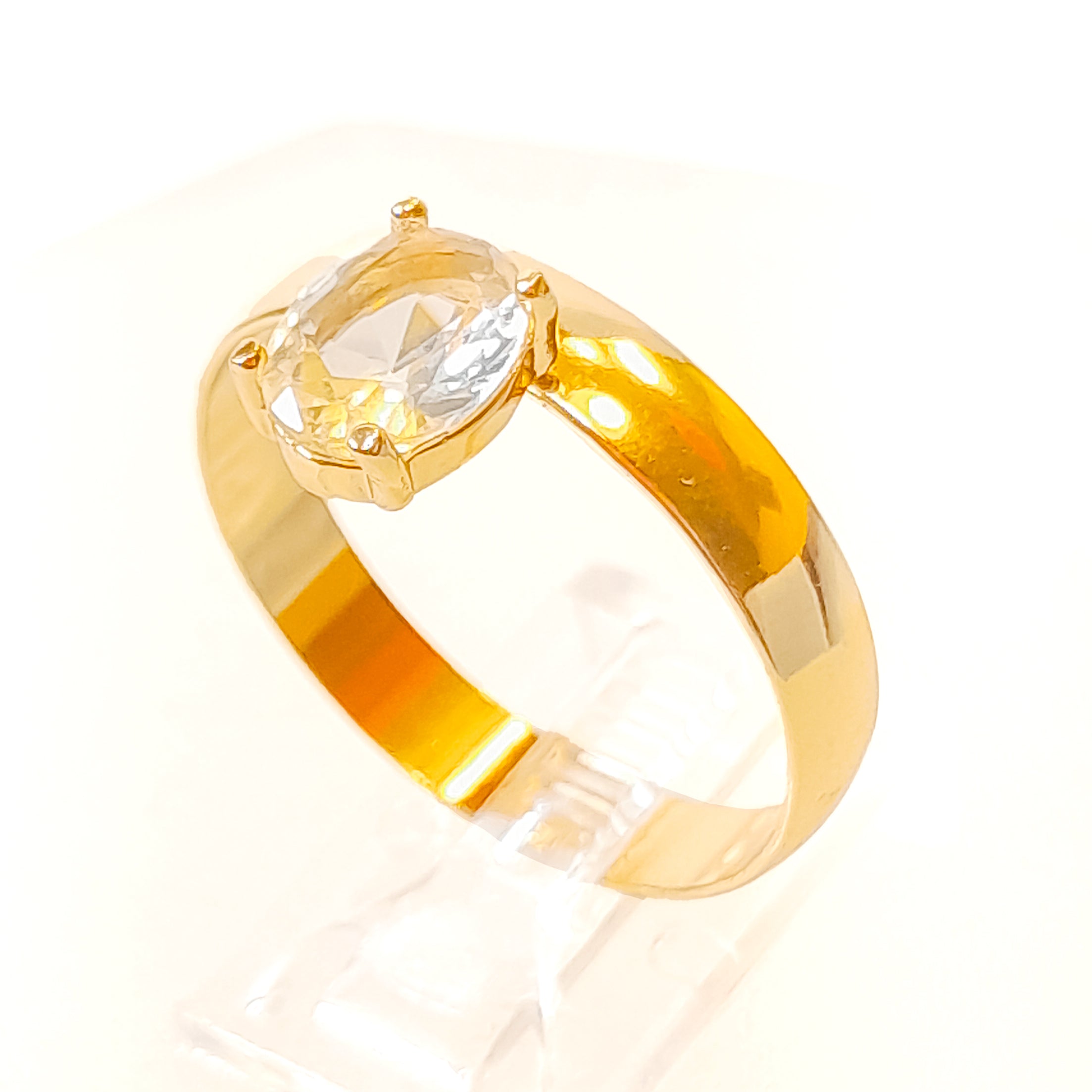 Aliança Aro Médio Com Cristal Transparente Banho De Ouro