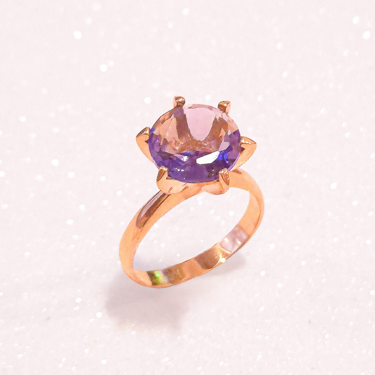 Anel Solitário Zircônia Roxo Grande Banho de Ouro