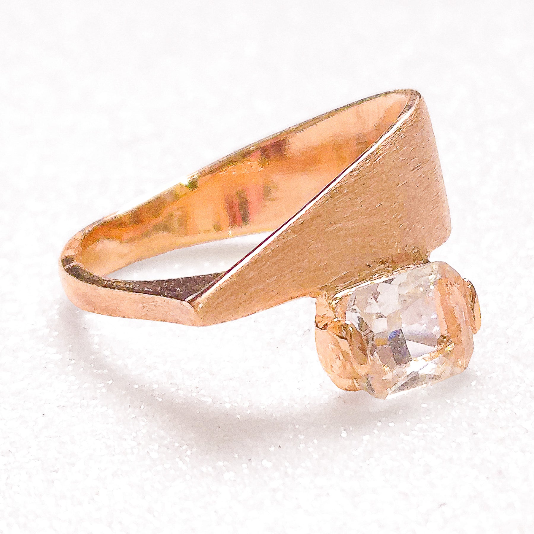 Anel Ângulo Quartzo Transparente Banho de Ouro